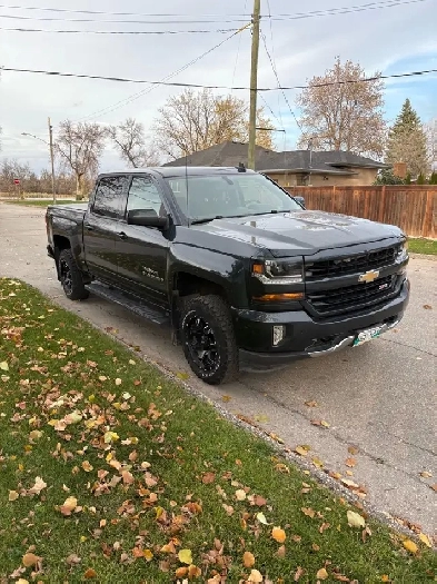 2017 Chevrolet Silverado 1500 LT Crew Cab Image# 1