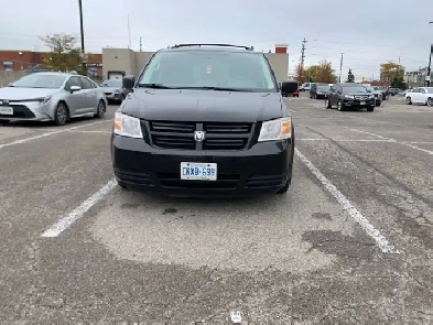 2010 Dodge Grand Caravan stow n go Image# 1