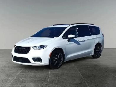 2023 Chrysler Pacifica Touring L FWD Image# 1