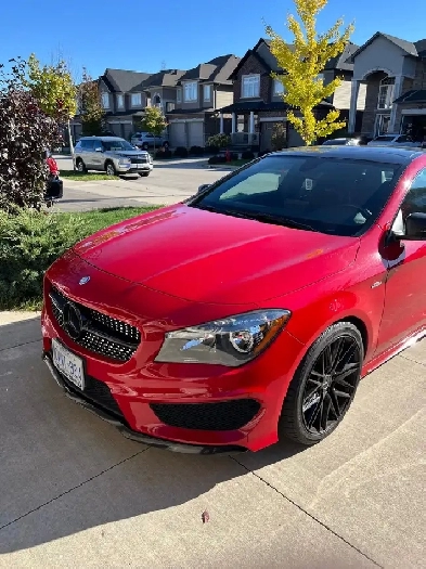 2015 Mercedes-Benz CLA250 4MATIC – 116,103 km, Heated Seats Image# 1