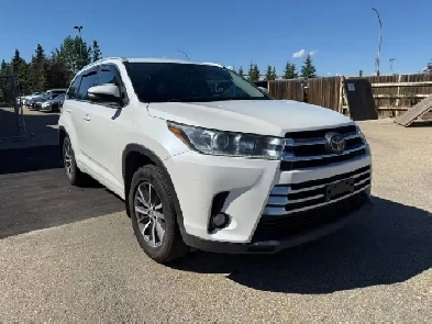 2018 Toyota Highlander AWD XLE | ALL CREDIT ACCEPTED! Image# 1