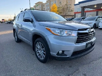 2016 Toyota Highlander XLE AWD | ALL CREDIT ACCEPTED! Image# 1