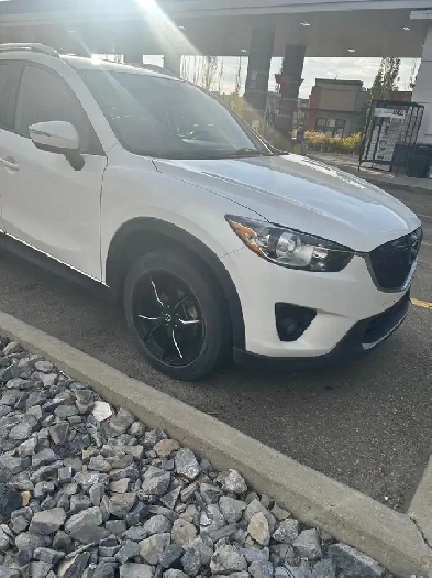 Low km Mazda CX-5 - Serviced Religiously, 2 sets of rims/tires, Image# 1