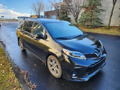 2018 Toyota Sienna Low K $29400  Call  780-919-5566 Image# 1
