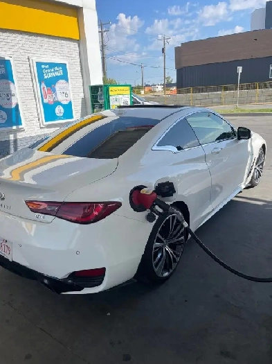 2017 Infiniti q60 3.0 t AWD low kms Image# 1