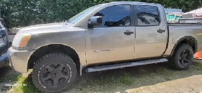 2006 Nissan titan V8 4 Door Image# 1