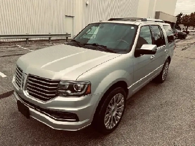 2015 Lincoln Navigator Premium Low Kms No Accidents - Hot Wheels Image# 1