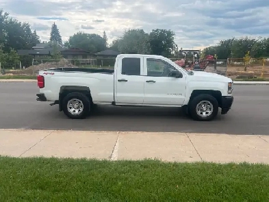 2019 Chevrolet Silverado 4x4 Image# 1