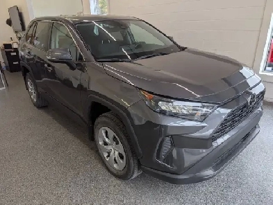 2022 Toyota RAV4 LE AWD Image# 1
