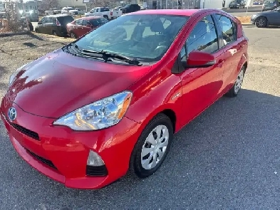 2014 Toyota Prius c Hybrid Hatchback / CLEAN HISTORY / LOW KM 16 Image# 1