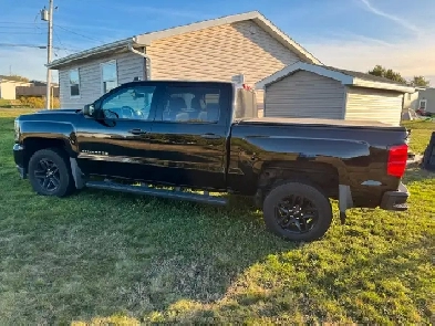 2017 Chevrolet Silverado Image# 1