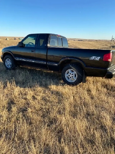 2001 Chev S10 4  Cab 4WD Image# 1