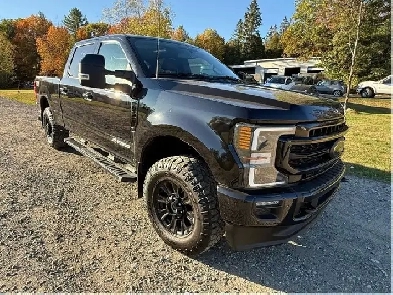 2022 Ford F-350 LARIAT diesel fx4 black pack Image# 1