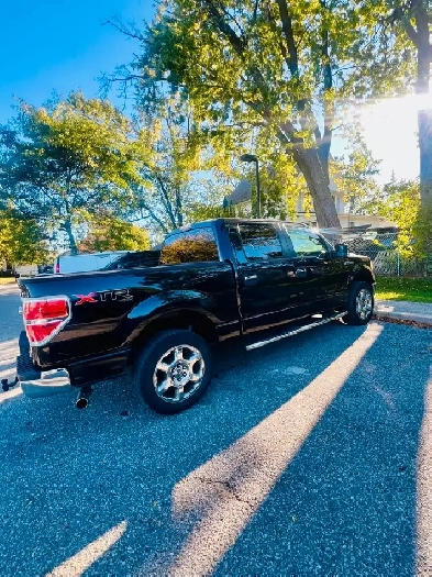 2013  Ford F150 4-door 4x4 5.0L-V8-XLT-XTR fully loaded Image# 1