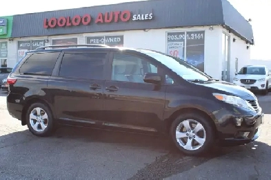2016 Toyota Sienna Image# 1