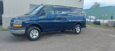 Chevrolet Express 3500 2021 Image# 1