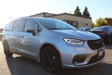 2023 Chrysler Pacifica Touring L FWD Image# 1