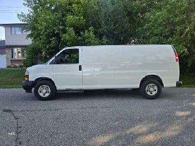 2018 Chevrolet Express Cargo RWD 2500 155' Leather Seats,Air Con Image# 1