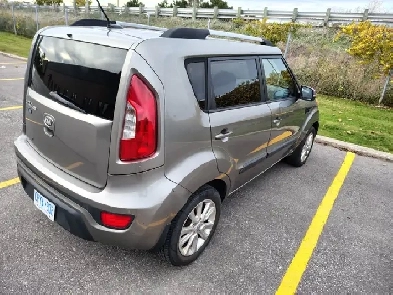 2013 kia soul only 152000km. 5 speed manual Image# 1
