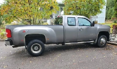 2012 Silverado Dually 3500 4x 88,000 kms. Older owner downsizing Image# 1