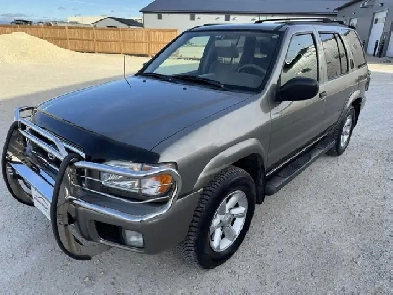 2003 Nissan Pathfinder SE 4x4 SUV only 226,000 km direct from bc Image# 1