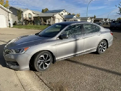 2016 Honda Accord Low Milage Clean Car Image# 1