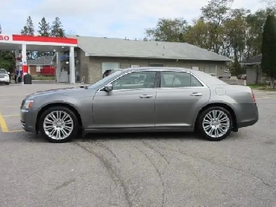 2011 Chrysler 300 C - 5.7 LTR V8  HEMI CERTIFIED WITH WARRANT Image# 1