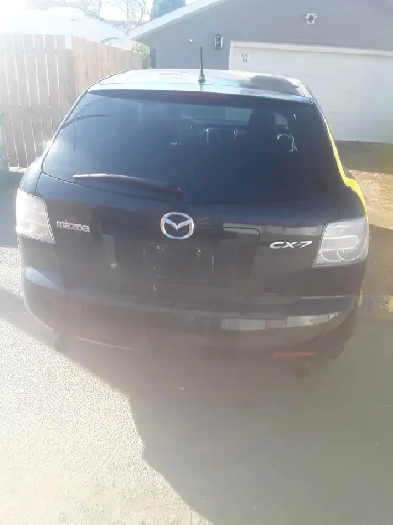 2009 Mazda CX-7 for sale with only 175,000 km AWD  phone calls o Image# 1