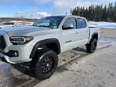 2021 Toyota Tacoma trd off-road Image# 1