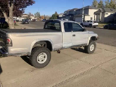 2000 Dodge Dakota SLT 4x4 Image# 1