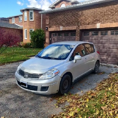 2009 Nissan Versa Hatchback Image# 1