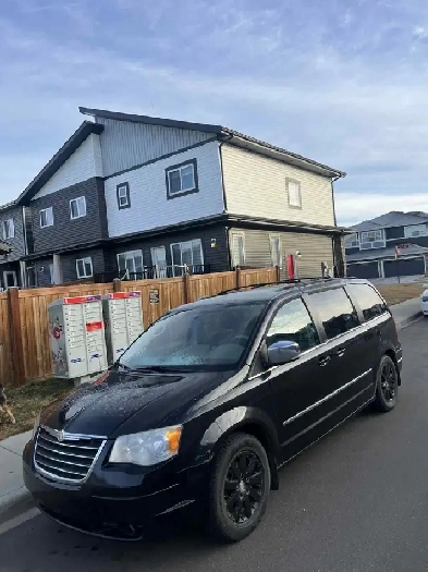 2009 Town and country Image# 1