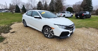 2017 Honda Civic Hatchback Sport 1.6L /CLEAN TITLE/LOW KM/ Image# 1