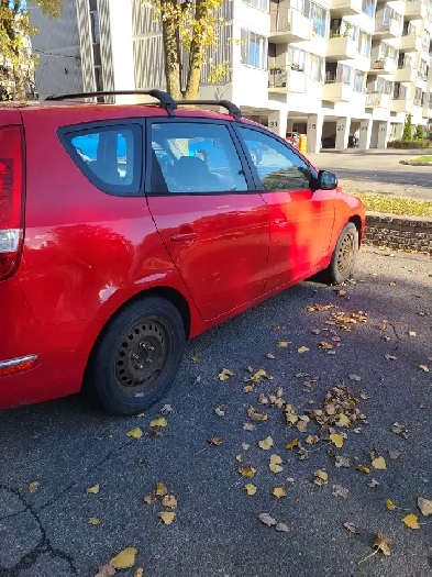 Très fiable Hyndai 2012 disponible Image# 1