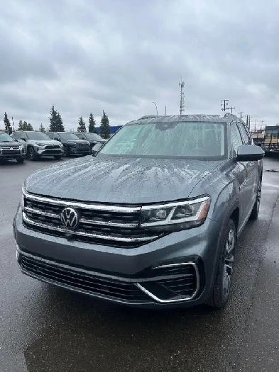 2023 Volkswagen Atlas 3.6 L towing up to 5000lbs leather 7 seats Image# 1