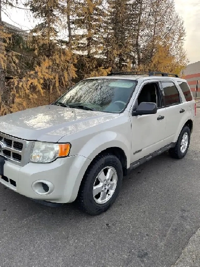 2008 Ford Escape Xlt 4x2 338,000kms $1650 Image# 1