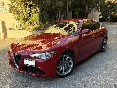 2017 Alfa Romeo Giulia 4dr Sdn AWD Image# 1
