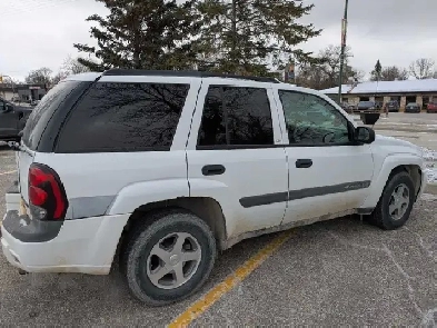2004 trailblazer LS 4x4 no safety Image# 1