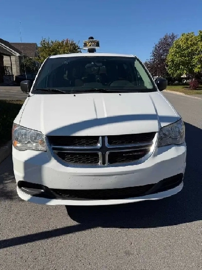 Van adapté à vendre avec Contrat Image# 1