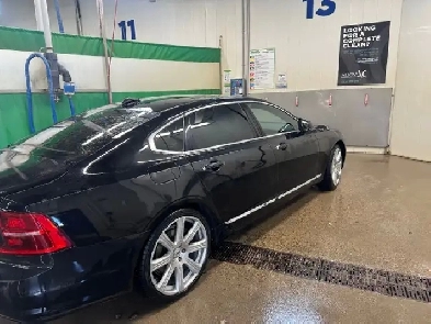 2018 S90 Volvo luxury sedan Image# 1
