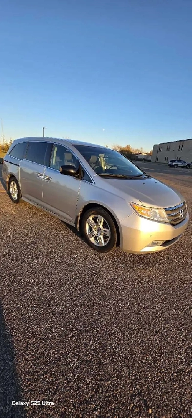2011 honda odyssey touring Image# 1