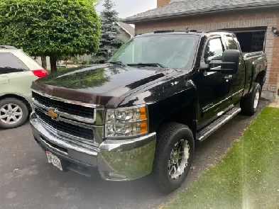 2010 Chevrolet Silverado 2500 HD Image# 1