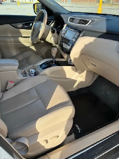 2015 Nissan rouge SL 11,000$ obo Image# 1