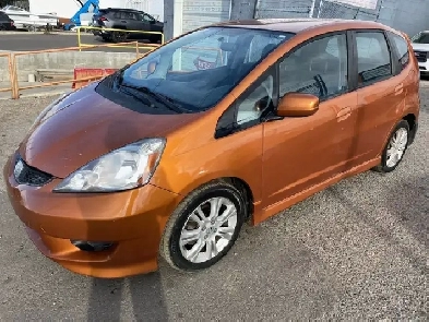 2011 Honda Fit Sport / 5dr HB Auto Sport / CLEAN HISTORY/LOW KM Image# 1