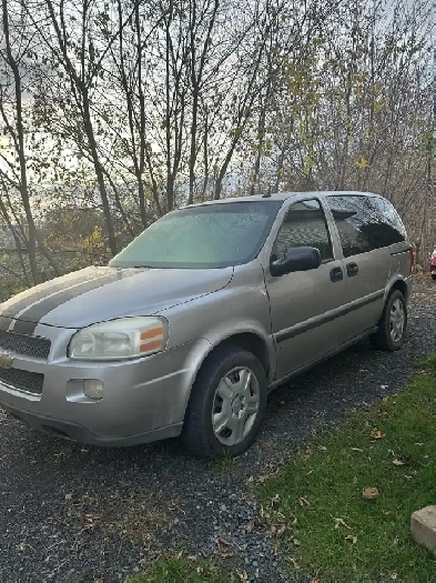 Chevrolet uplander.a vendre kilométrage 165042 prix 2900 Image# 1