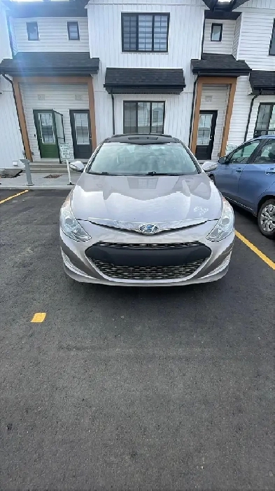 NEED GONE READ AD- 2012 Hyundai sonata hybrid Image# 1