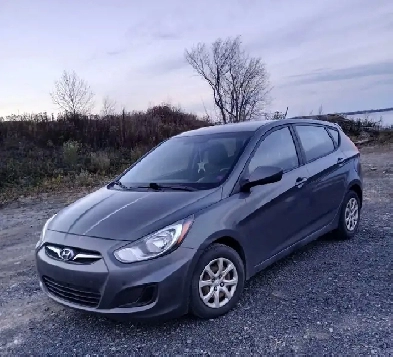 Hyunday accent 2013Fully loaded automatic low millage Image# 1