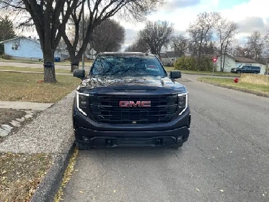 Selling my 2023 GMC Sierra Elevation V8 5.3lt Image# 1
