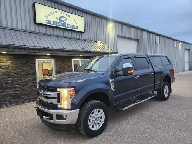 2017 Ford F250 Crew Cab 4X4 XLT 6.2L - Rebuilt Title Image# 1