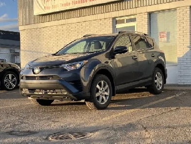 2018 Toyota RAV4 LE| Clean Carfax| Two Sets of Rims and Tires Image# 1